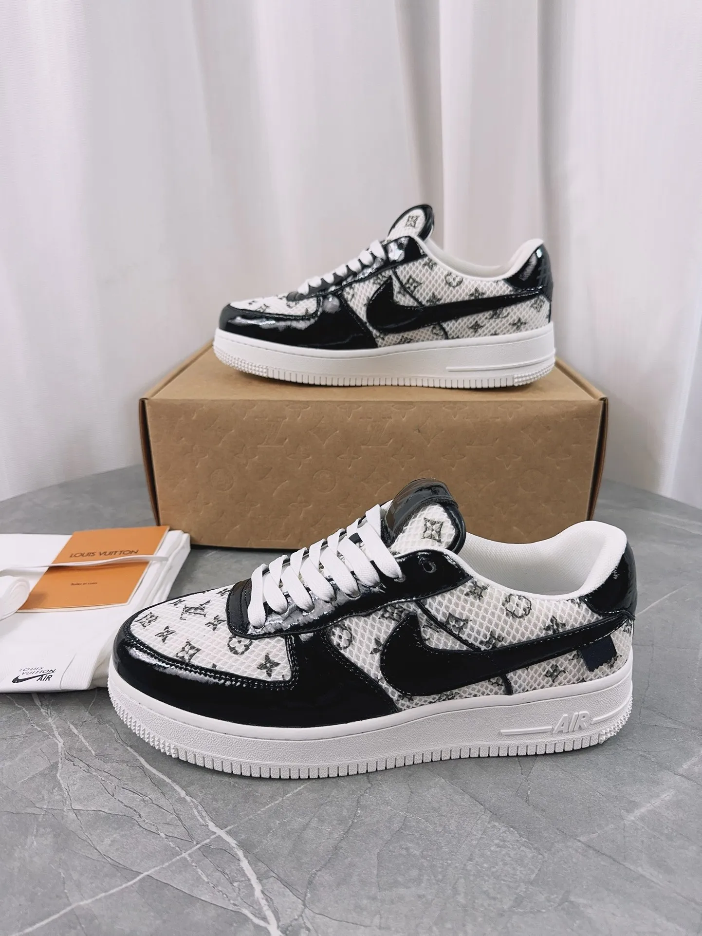 👟👟Ex-factory price 620👟👟 🌈LV | Louis Vuitton ²⁰²³ 𝐬𝐬 🧡💚2024 spring and summer new style top version‼ ️The original version is the same. The counter specializes in the latest mesh shoes and new hard goods🆕 ❥Purchase level! Full of high-end feel! A popular model among bloggers at home and abroad, it’s retro and fashionable and looks amazing on your feet! Mainly recommended models on the official website★ ━━━━━ ЅᏇєєt ━━━━━ ▪️Upper: original customized cowhide fabric ▪️Inner: cow lining ▪️Outsole: high-end rubber outsole ▪️Shoe size: 35-47 (46-47 customization is not returnable)